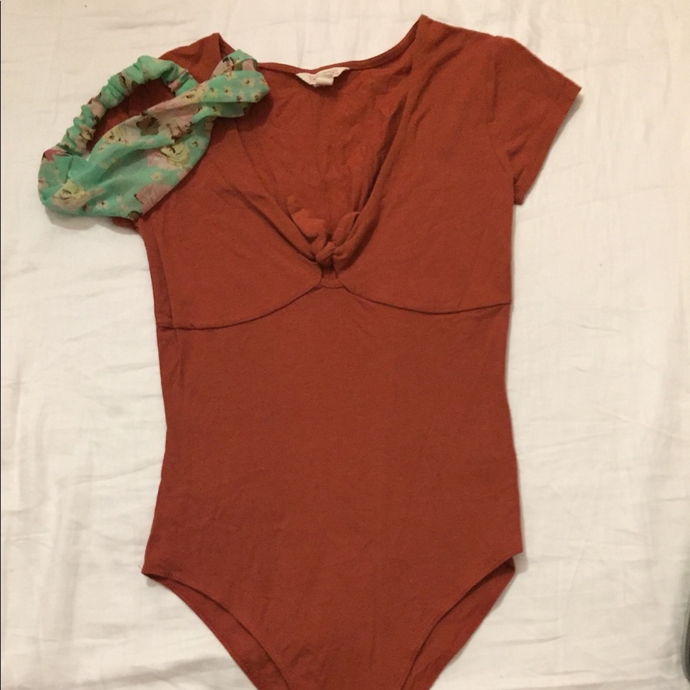V- Bodysuit (FREE HEADBAND)